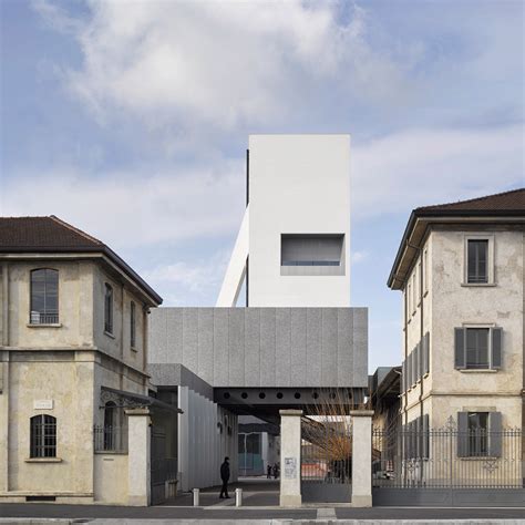 monolocale fondazione prada|rem koolhaas architecture prada.